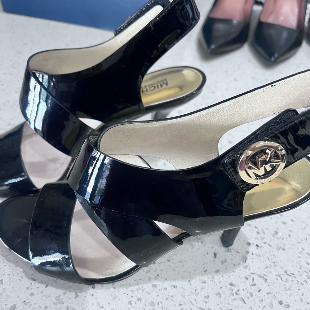 Michael Kors Glossy Black Heels Womens Size 7 VGUC - Picture 2 of 10